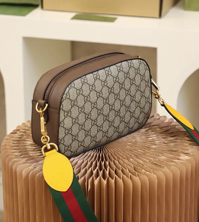 【GUCCI】グッチ スーパーコピー GGスプリーム メッセンジャーバッグ（476466 K9GVT 8856）