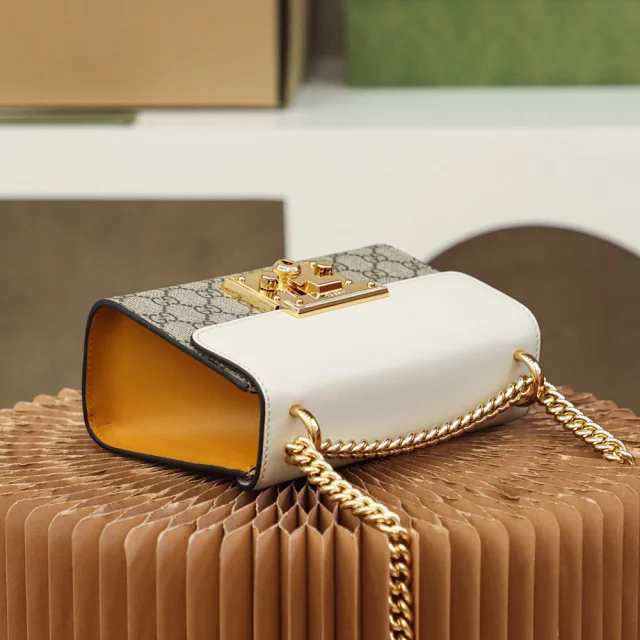 【GUCCI】グッチ スーパーコピー スモール ショルダーバッグ ブラック（409487 KLQJG 9763）