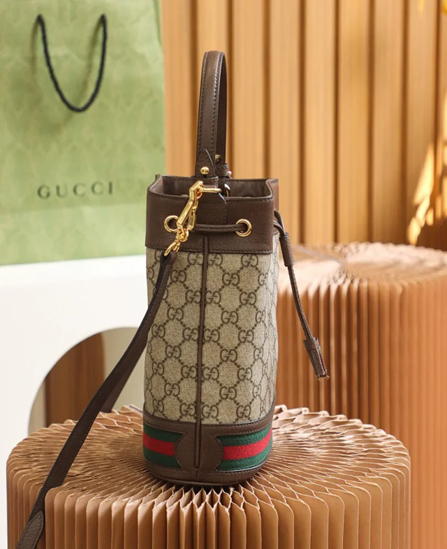 【GUCCI】グッチ スーパーコピー〔オフィディア スモール バケットバッグ（550621 96I3B 8745）