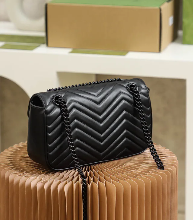 【GUCCI】グッチ スーパーコピー〔GGマーモント〕スモール ショルダーバッグ（‎443497 DTDFV 1000）