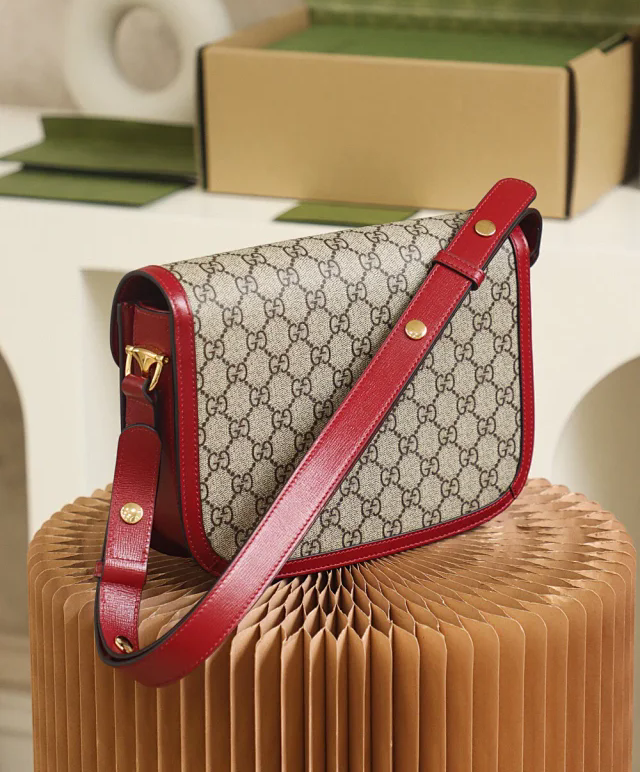 【GUCCI】グッチ スーパーコピー〔グッチ ホースビット 1955〕スモール ショルダーバッグ レッド（602204 92TCG 8561）