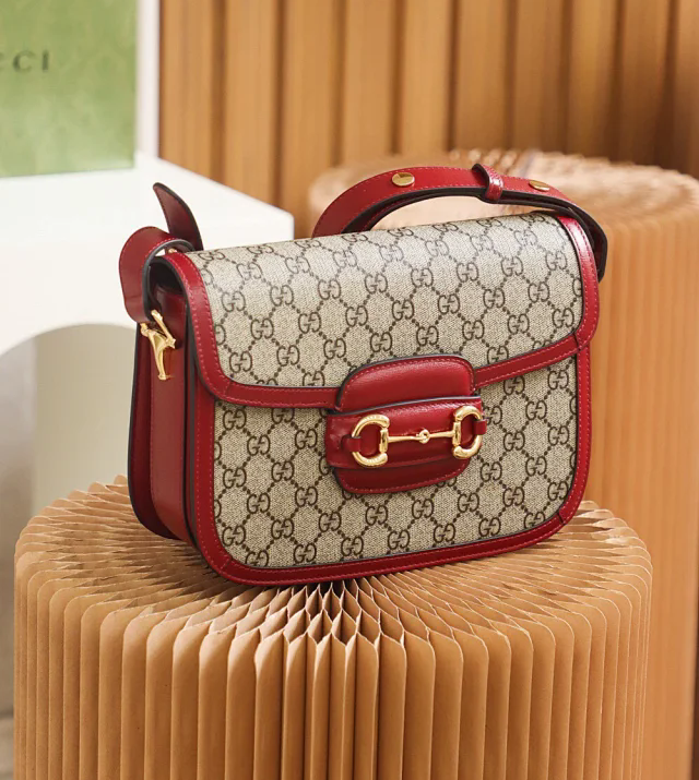 【GUCCI】グッチ スーパーコピー〔グッチ ホースビット 1955〕スモール ショルダーバッグ レッド（602204 92TCG 8561）