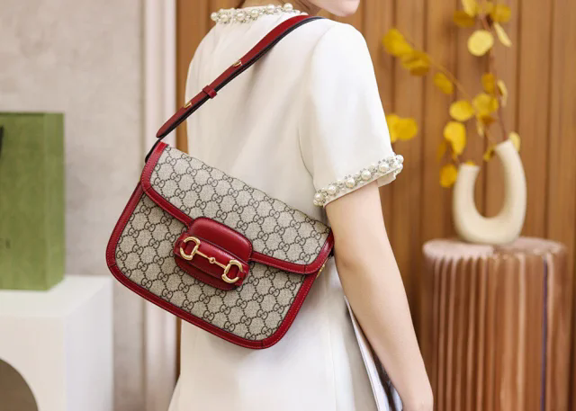 【GUCCI】グッチ スーパーコピー〔グッチ ホースビット 1955〕スモール ショルダーバッグ レッド（602204 92TCG 8561）