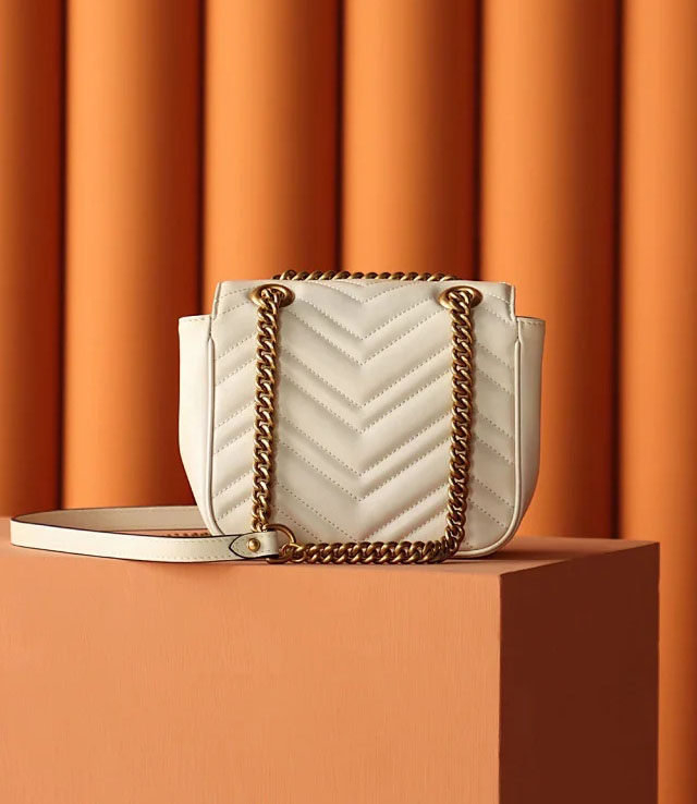 【GUCCI】グッチ スーパーコピー GG マーモント キルティング ミニ トートバッグ（739682 AABZC 9022）