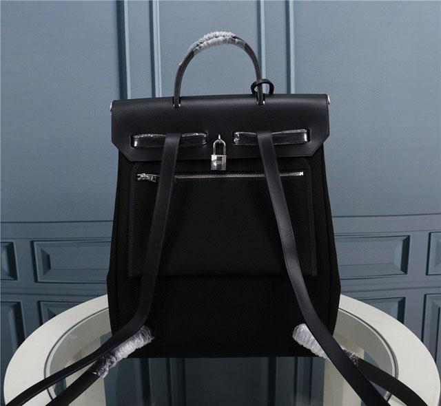 【HERMES】エルメス スーパーコピー エールバッグ・ア・ド・ジップ・リターン バックパック ブラック（H077670CKAB）