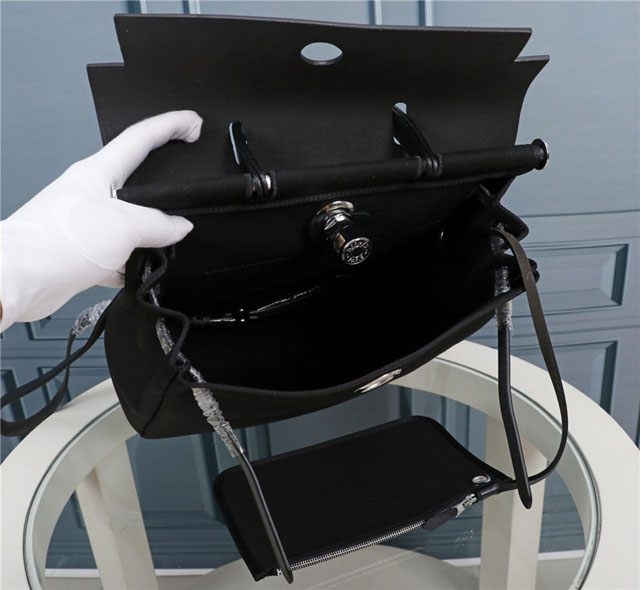 【HERMES】エルメス スーパーコピー エールバッグ・ア・ド・ジップ・リターン バックパック ブラック（H077670CKAB）