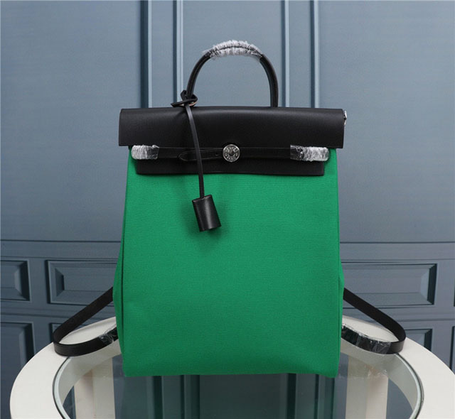  【HERMES】エルメス スーパーコピー エールバッグ・ア・ド・ジップ・リターン バックパック グリーン（H077671CKAJ）