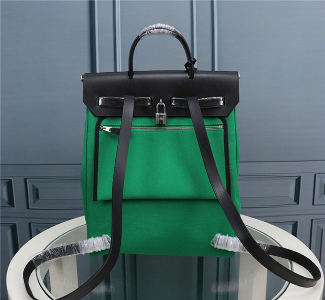  【HERMES】エルメス スーパーコピー エールバッグ・ア・ド・ジップ・リターン バックパック グリーン（H077671CKAJ）