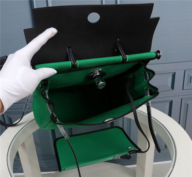  【HERMES】エルメス スーパーコピー エールバッグ・ア・ド・ジップ・リターン バックパック グリーン（H077671CKAJ）