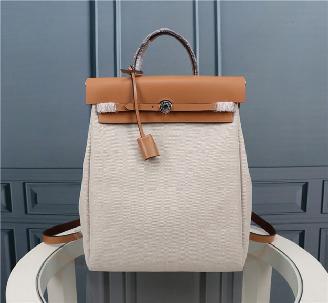 【HERMES】エルメス スーパーコピー エールバッグ・ア・ド・ジップ・リターン バックパック ベージュ（H077782CKAB）