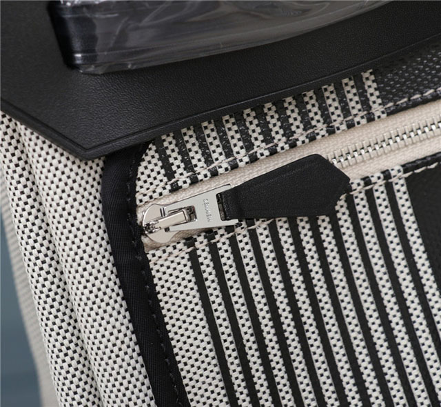 【HERMES】エルメス スーパーコピー エールバッグ・ア・ド・ジップ・リターン バックパック ブラックグレー（H077671CK）