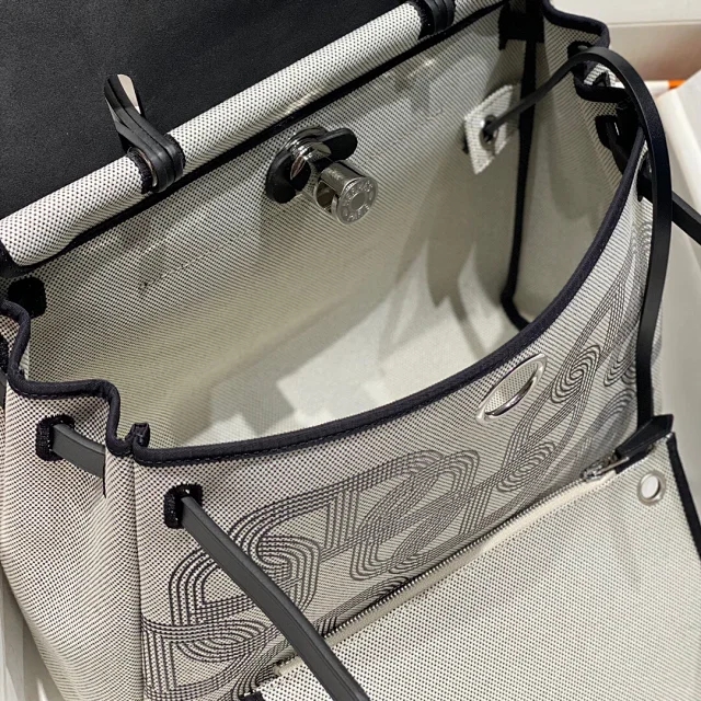 【HERMES】エルメス スーパーコピー エールバッグ・ジップ 31 ルトゥルネ ブラック（H084264CKAA）