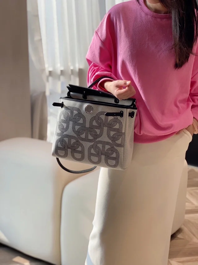 【HERMES】エルメス スーパーコピー エールバッグ・ジップ 31 ルトゥルネ ブラック（H084264CKAA）