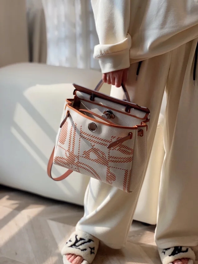 【HERMES】エルメス スーパーコピー エールバッグ・ジップ 31 ルトゥルネ ブラウン/ベージュ（H083407CKAC）