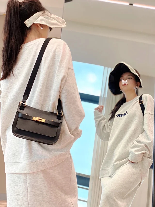 【HERMES】エルメス スーパーコピー ジプシエール ミニ ショルダーバッグ ブラック（H084049CCAA）