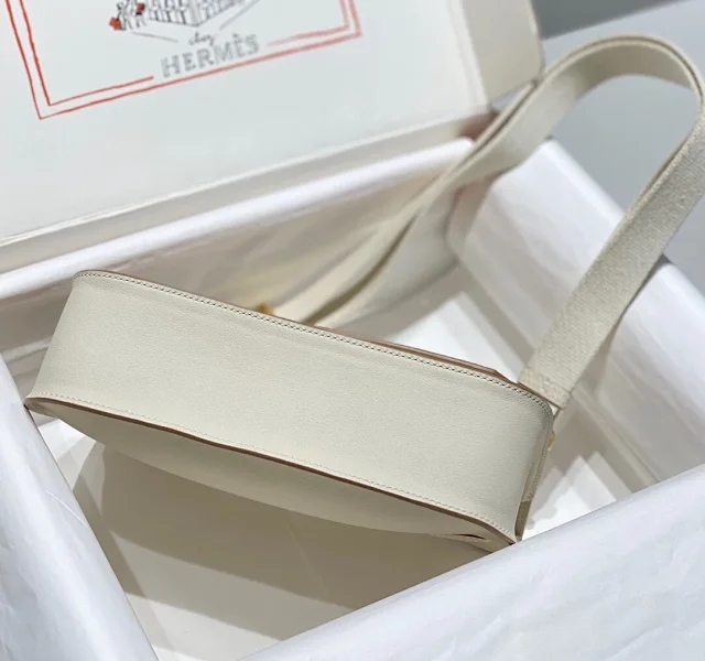 【HERMES】エルメス スーパーコピー ジプシエール ミニ ショルダーバッグ ホワイト（H083982CCBO）