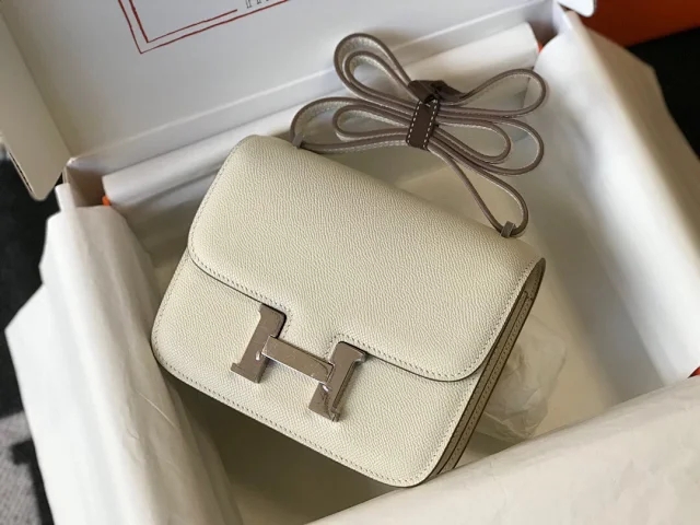 【HERMES】エルメス スーパーコピー コンスタンスミニ 18 ショルダーバッグ ホワイト（H083905CD89）