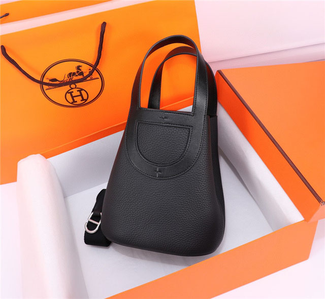 【HERMES】エルメス スーパーコピー インザループ 18 バッグ ノワール（H084274CKAC）