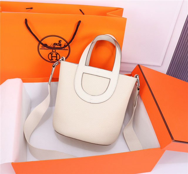【HERMES】エルメス スーパーコピー インザループ 18 バッグ ホワイト（H084274CCAU）