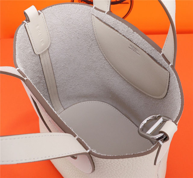【HERMES】エルメス スーパーコピー インザループ 18 バッグ ホワイト（H084274CCAU）