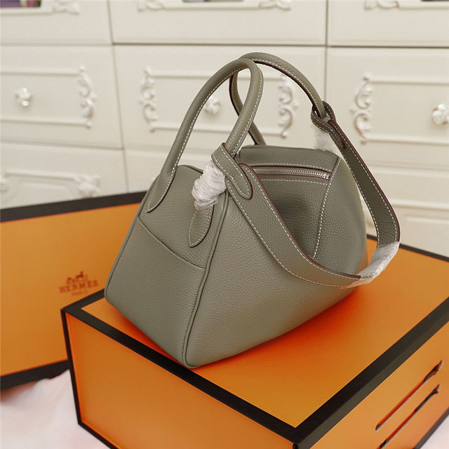 【HERMES】エルメス スーパーコピー リンディ 26 ハンドバッグ エトゥープ（H073428CK18）