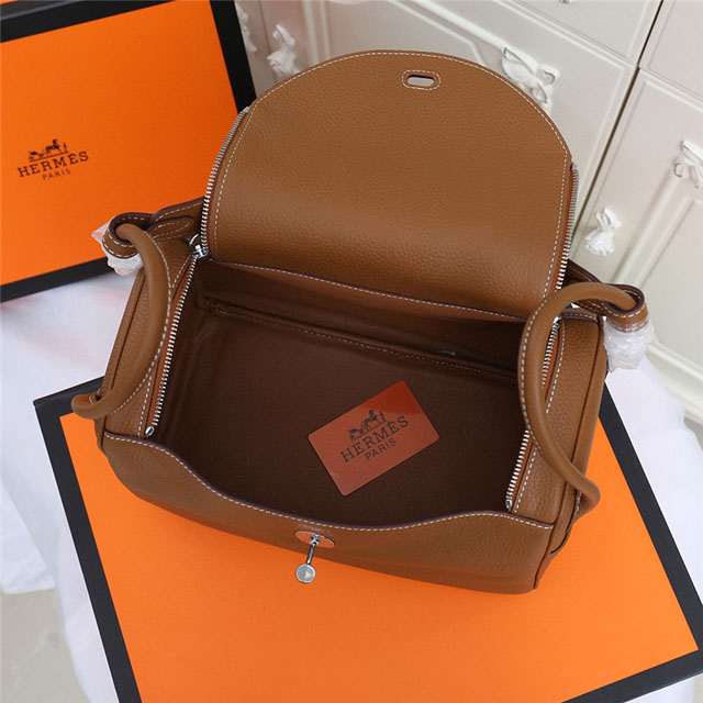 【HERMES】エルメス スーパーコピー リンディ 26 ハンドバッグ ゴールドブラウン（H073428CK37）