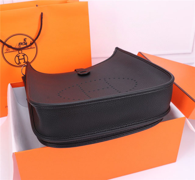 【HERMES】エルメス スーパーコピー エヴリンIII ハンドバッグ ノワール（H056277CK89）
