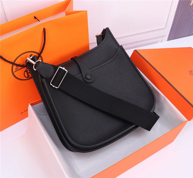 【HERMES】エルメス スーパーコピー エヴリンIII ハンドバッグ ノワール（H056277CK89）