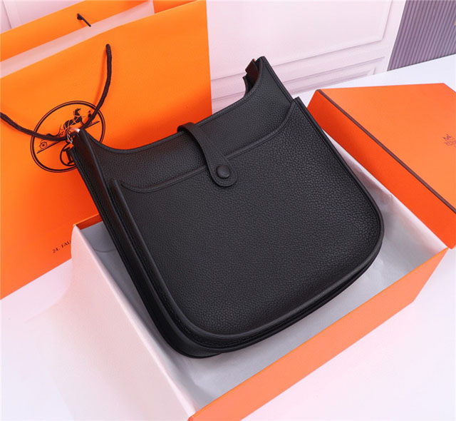 【HERMES】エルメス スーパーコピー エヴリンIII ハンドバッグ ノワール（H056277CK89）