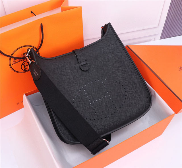 【HERMES】エルメス スーパーコピー エヴリンIII ハンドバッグ ノワール（H056277CK89）