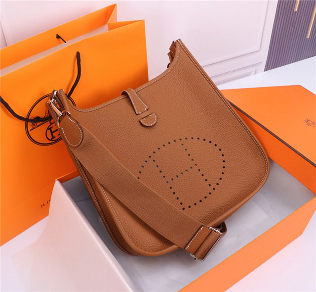 【HERMES】エルメス スーパーコピー エヴリンIII ハンドバッグ ブラウン（H056277CK37）