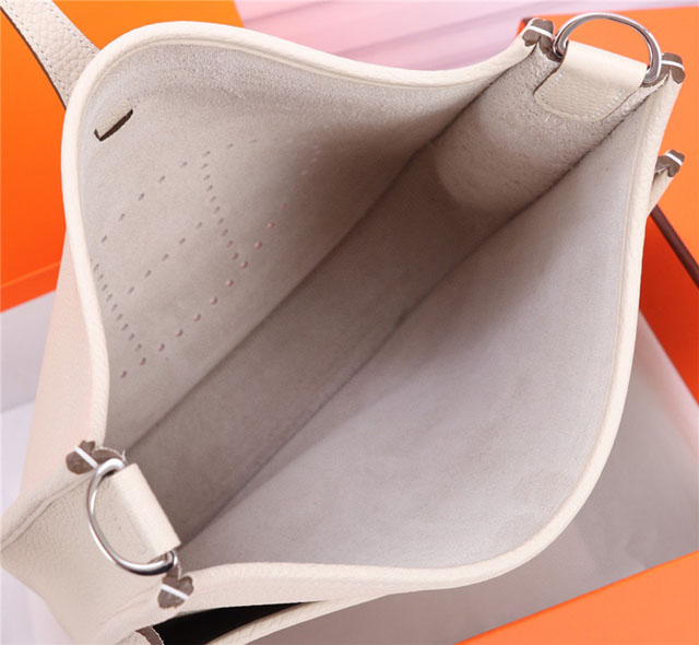 【HERMES】エルメス スーパーコピー エヴリンIII ハンドバッグ ホワイト（H056277）