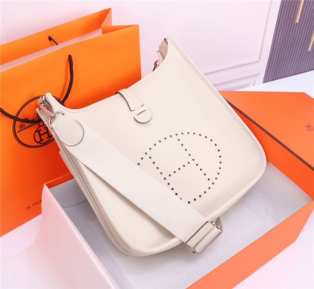 【HERMES】エルメス スーパーコピー エヴリンIII ハンドバッグ ホワイト（H056277）