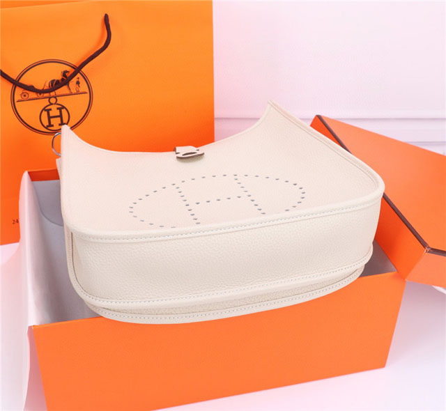【HERMES】エルメス スーパーコピー エヴリンIII ハンドバッグ ホワイト（H056277）