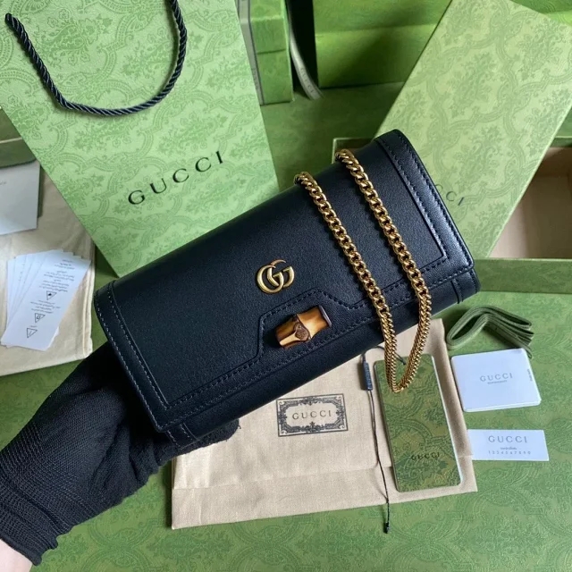 【GUCCI】グッチ ダイアナ パイソン チェーンウォレットブラック（658243 17Q0T 1000）