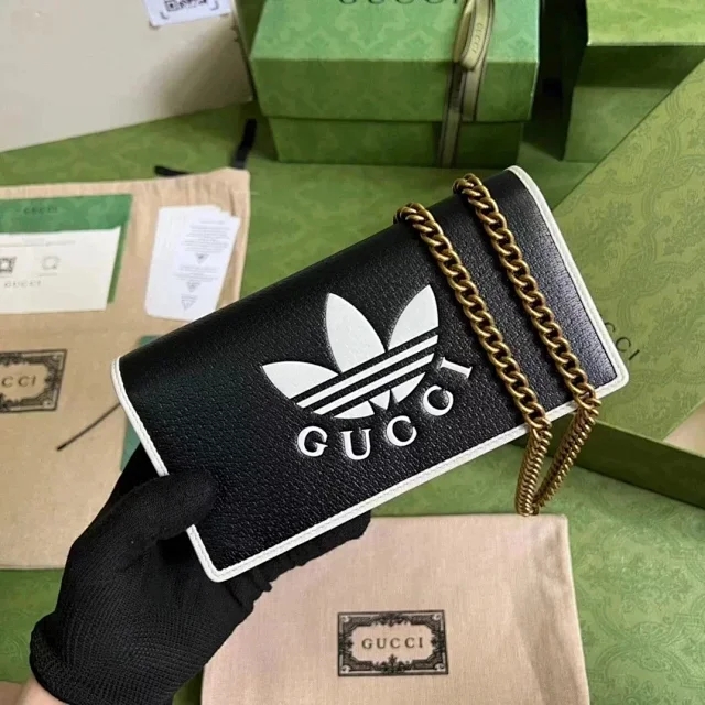【GUCCI】グッチ〔Adidas x Gucci〕チェーン ウォレット ブラック （621892 UZ3BG 1057）