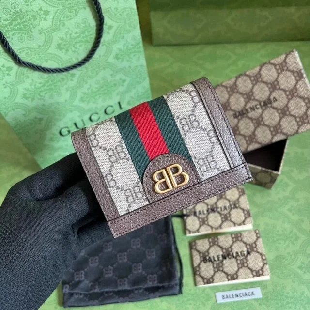 【GUCCI】グッチ カードケース ウォレット（680385 2103U 0001）
