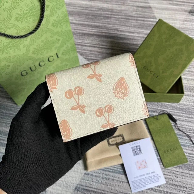 【GUCCI】グッチ〔GGマーモント〕ベリー カードケース ウォレット ホワイト（456126 1T5ZG 9888）