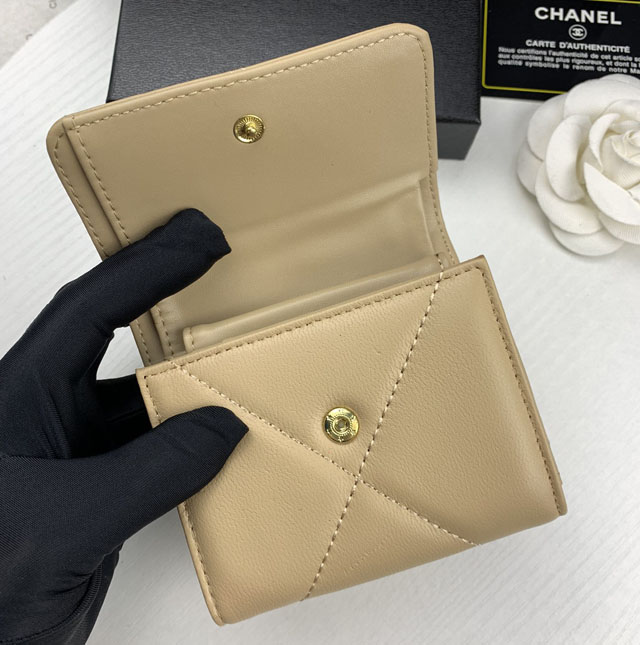 【CHANEL】シャネル CCロゴ 三つ折り財布 アプリコット（AP0956）