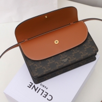 【CELINE】セリーヌ スーパーコピー ストラップ付きウォレット / トリオンフキャンバス＆カーフスキン タン（10D852CG9.04LU）
