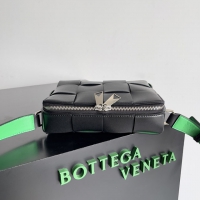 【BOTTEGA VENETA】ボッテガヴェネタ スーパーコピー カセット カメラバッグ ブラック/パラキート（730027V29E01091）