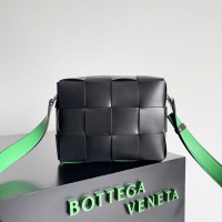 【BOTTEGA VENETA】ボッテガヴェネタ スーパーコピー カセット カメラバッグ ブラック/パラキート（730027V29E01091）