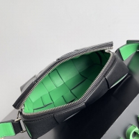 【BOTTEGA VENETA】ボッテガヴェネタ スーパーコピー カセット カメラバッグ ブラック/パラキート（730027V29E01091）