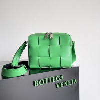 【BOTTEGA VENETA】ボッテガヴェネタ スーパーコピー カセット カメラバッグ パラキート（730027）