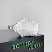 【BOTTEGA VENETA】ボッテガヴェネタ スーパーコピー イントレチャートレザーのミニショルダーバッグ ホワイト（754443）