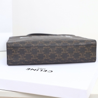 【CELINE】セリーヌ スーパーコピー トリオンフ スモール バーティカル カバ バッグ（191542BZK.04LU）