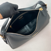 【PRADA】プラダ スーパーコピー エメ ラージ ソフトグレインレザー ショルダーバッグ ブラック（1BC228_2CYS_F0002_V_LVM）