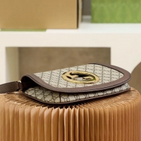 【GUCCI】グッチ スーパーコピー ブロンディ スモール ショルダーバッグ（699268 K9GSG 8358）