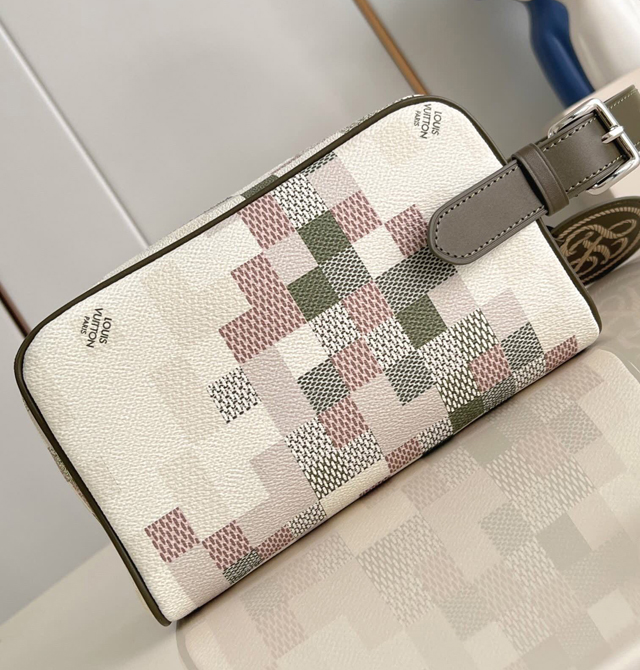【Louis Vuitton】ルイヴィトン スーパーコピー ロッカー ドップ･キット カーキ（N00112）