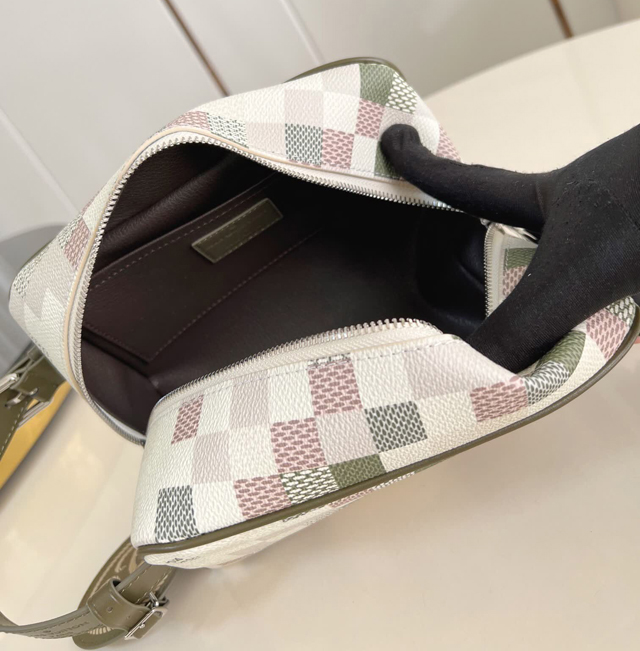 【Louis Vuitton】ルイヴィトン スーパーコピー ロッカー ドップ･キット カーキ（N00112）